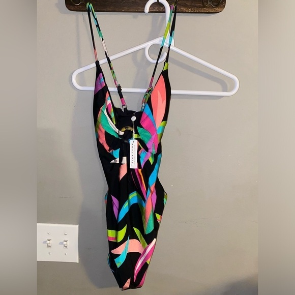 Trina Turk Ons Piece Cut Out Swimsuit - Picture 5 of 6